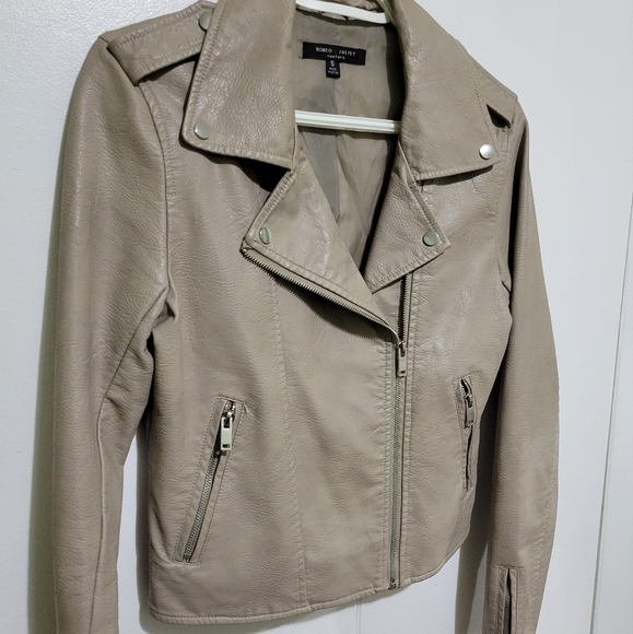 Never worn Romeo And Juliette Moto faux leather jacket. - Picture 2 of 10